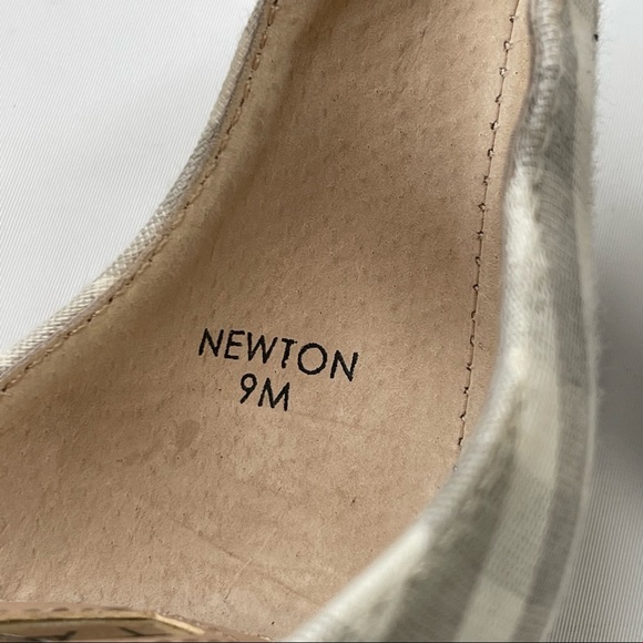 Tahari Newton Heels Gray Gingham Print Bow Sandals, Size 9 - Picture 6 of 9